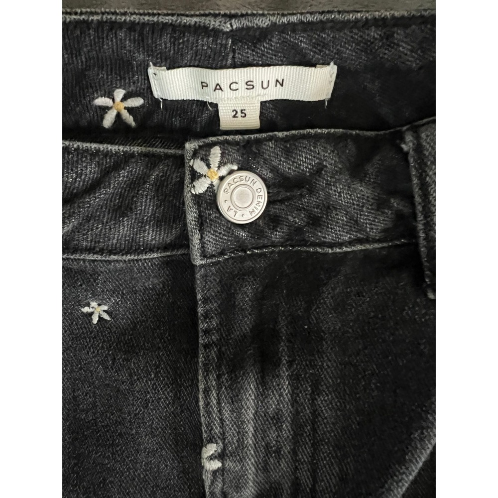 PacSun Black Daisy Embroidered Denim Mini Skirt 25 Floral Cotton Raw Hem - Picture 2 of 9